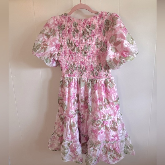 Size (US) medium! TCEC! Women’s, smock, floral! Perfect for the SUMMER!! - Picture 2 of 5